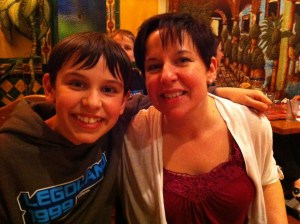 Check out the youngest photobombing his own family