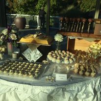 The wedding cake (a book) and the incredible cake balls of Jes