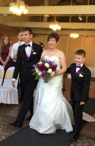 OMG! The bride looked absolutely gorgeous!